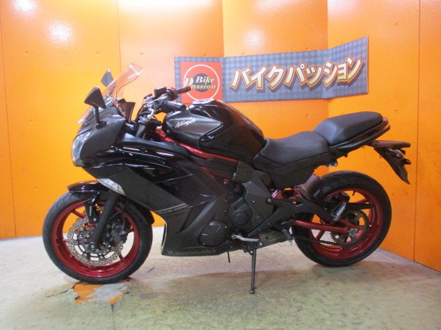 反対側もこの通り状態グッド！ＡＢＳ装着車両ですからビギナーでも安心の一台ですよ！他店追従不可能価格！